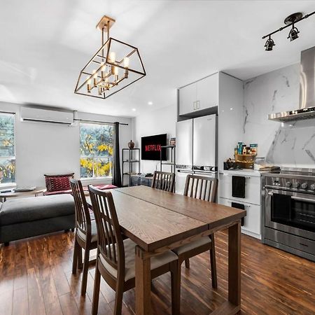 Amazing Fully Renovated Apartment On Queen St. Торонто Екстериор снимка